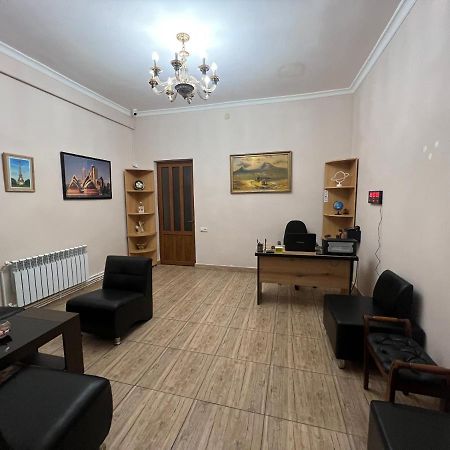 Arm Hotel Ереван Екстериор снимка