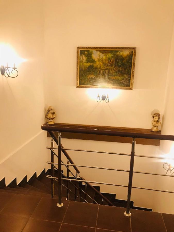 Arm Hotel Ереван Екстериор снимка