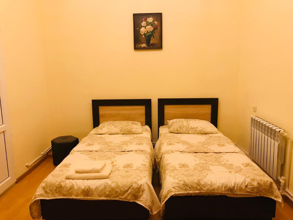 Arm Hotel Ереван Екстериор снимка