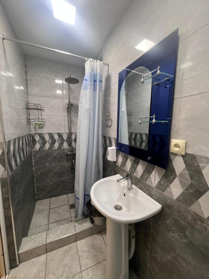 Arm Hotel Ереван Екстериор снимка