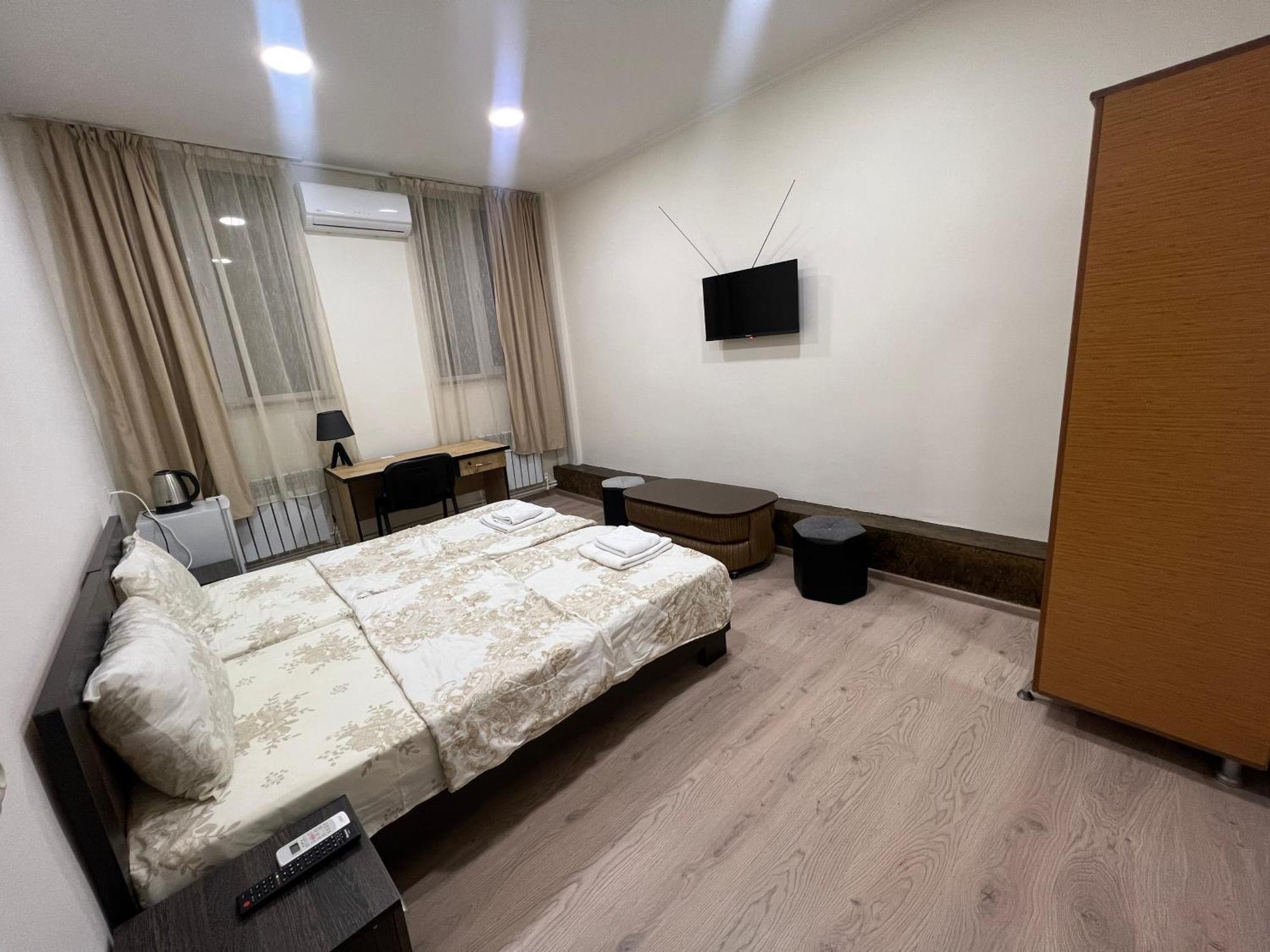 Arm Hotel Ереван Екстериор снимка